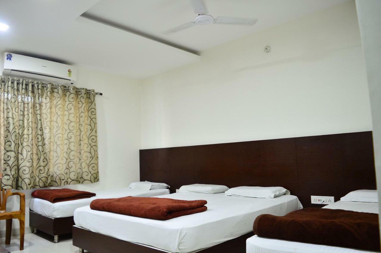 Hotel Maheshwari Avenue Ujjain Exteriör bild