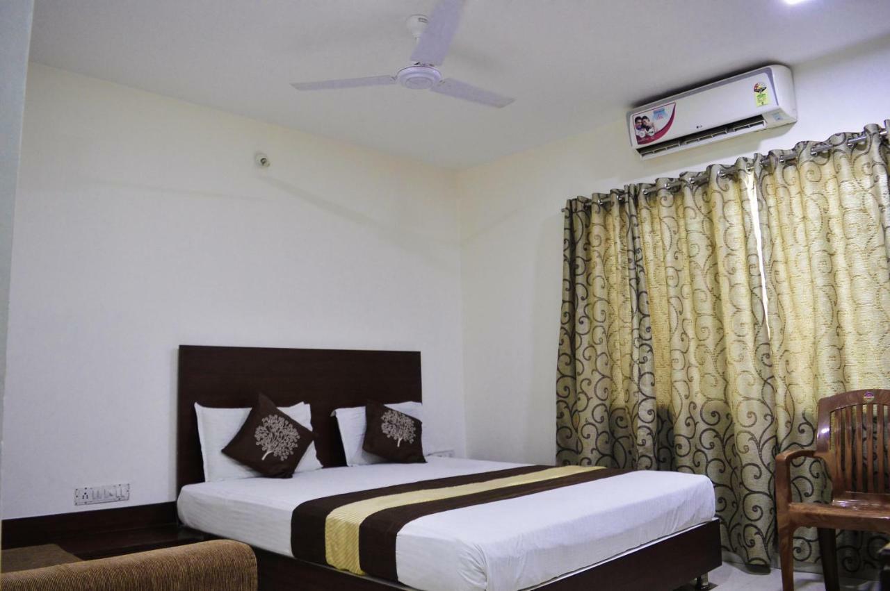 Hotel Maheshwari Avenue Ujjain Exteriör bild