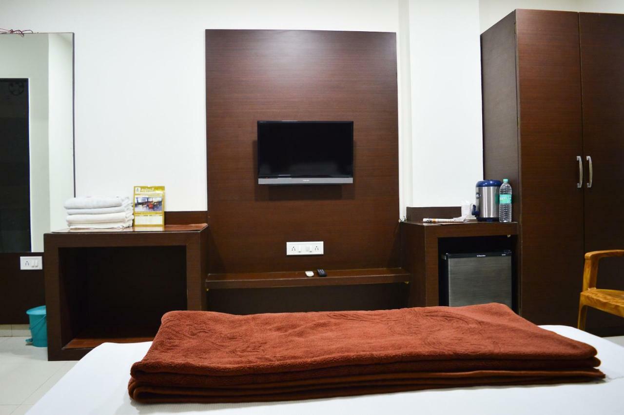 Hotel Maheshwari Avenue Ujjain Exteriör bild