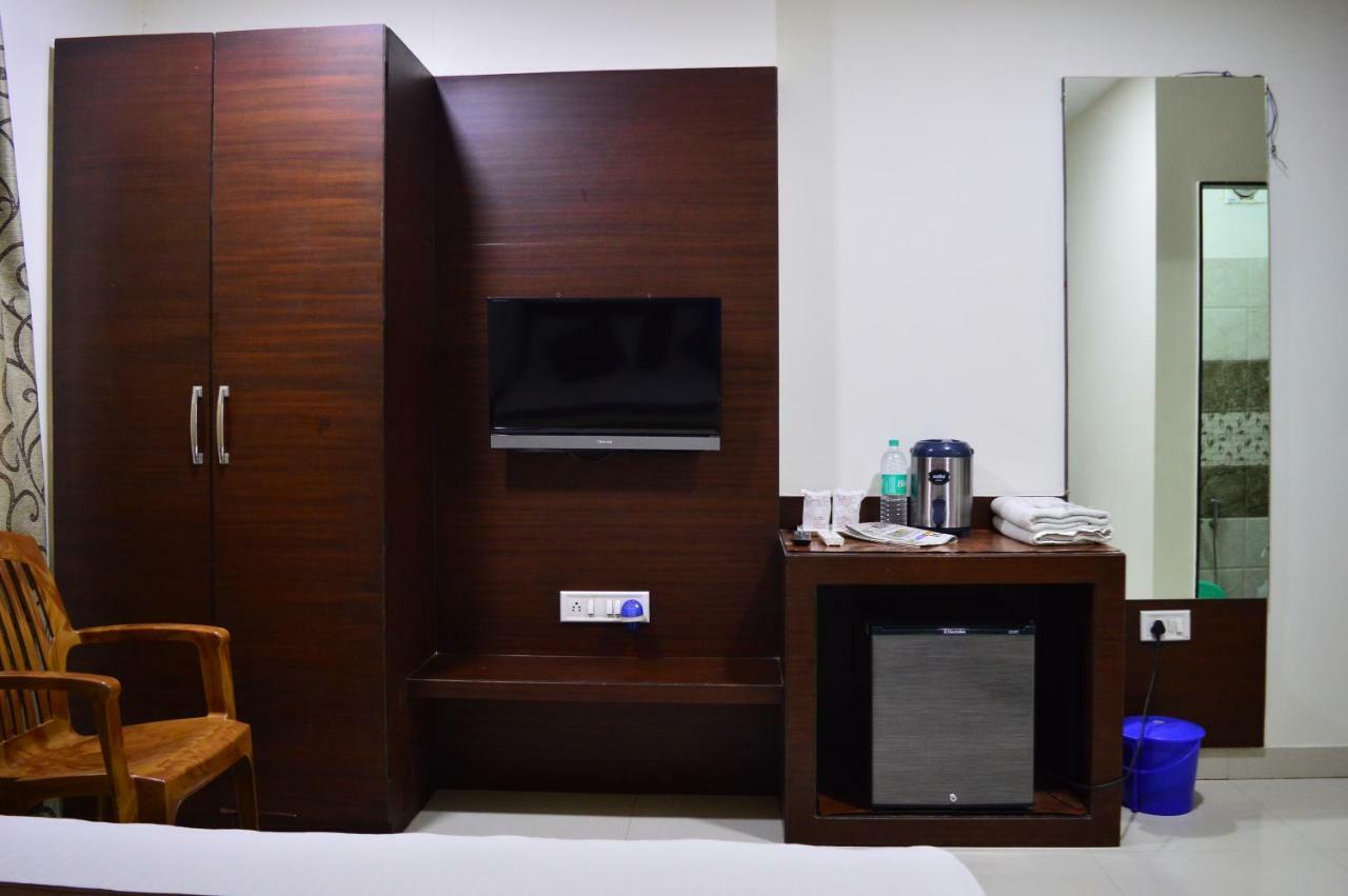 Hotel Maheshwari Avenue Ujjain Exteriör bild