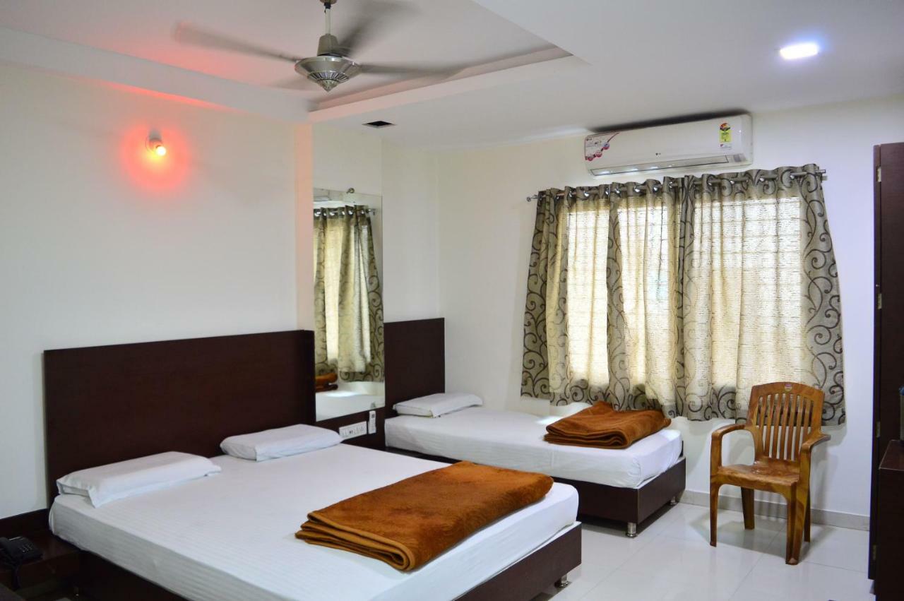 Hotel Maheshwari Avenue Ujjain Exteriör bild