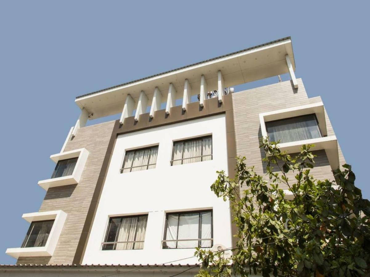 Hotel Maheshwari Avenue Ujjain Exteriör bild
