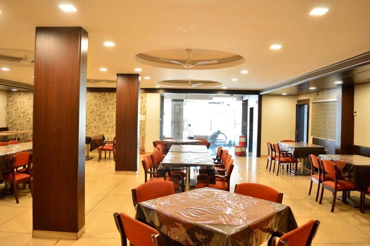 Hotel Maheshwari Avenue Ujjain Exteriör bild