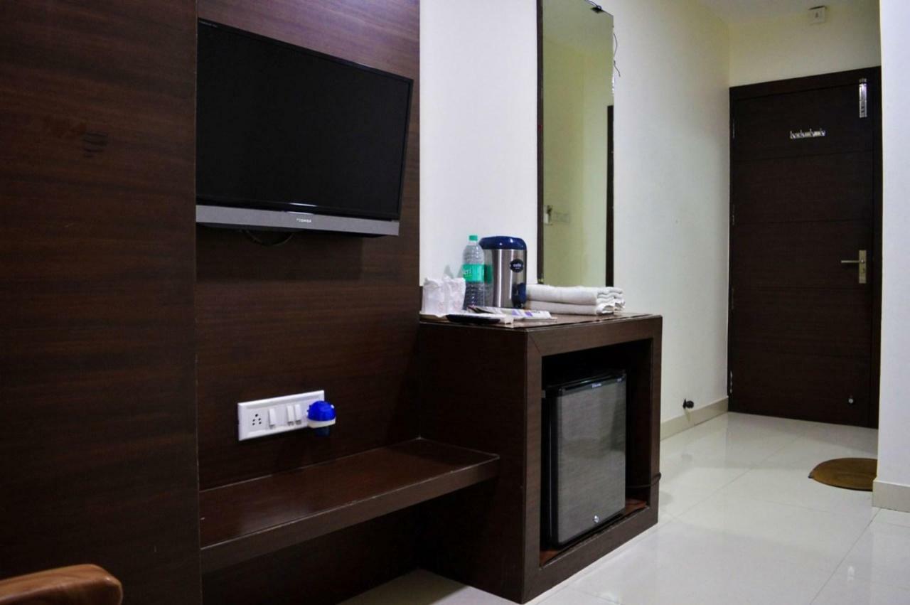 Hotel Maheshwari Avenue Ujjain Exteriör bild