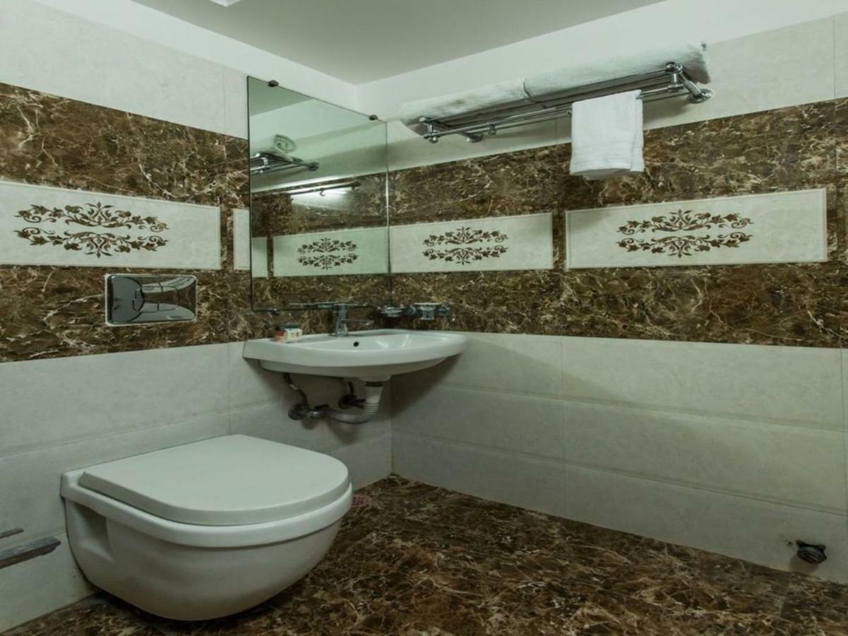 Hotel Maheshwari Avenue Ujjain Exteriör bild