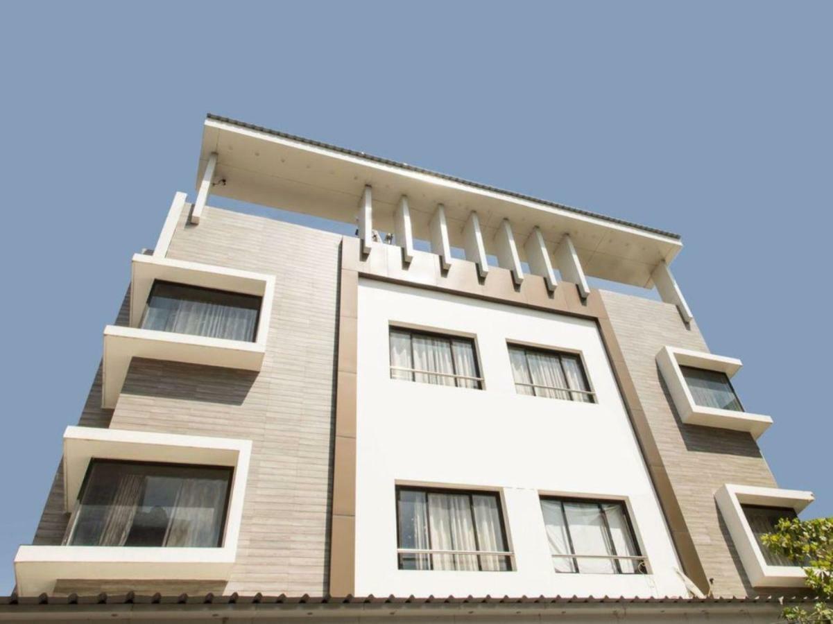 Hotel Maheshwari Avenue Ujjain Exteriör bild